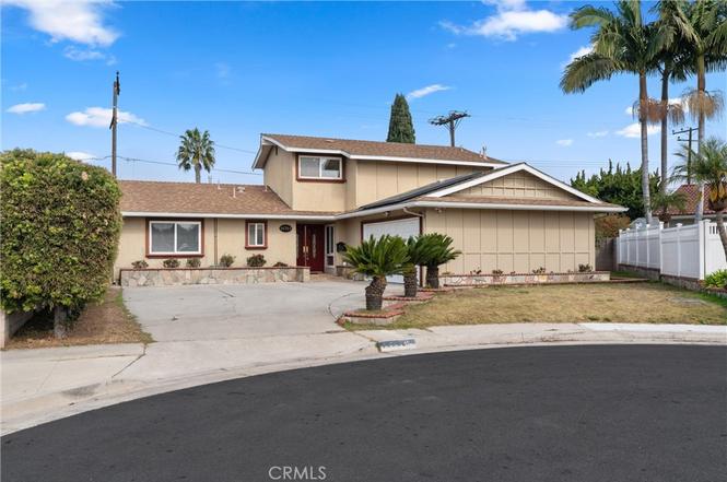 Nhà Fountain Valley 4 beds, 2 baths, giá $1,350,000